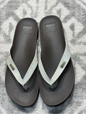 Women’s reef size 7 flip-flops